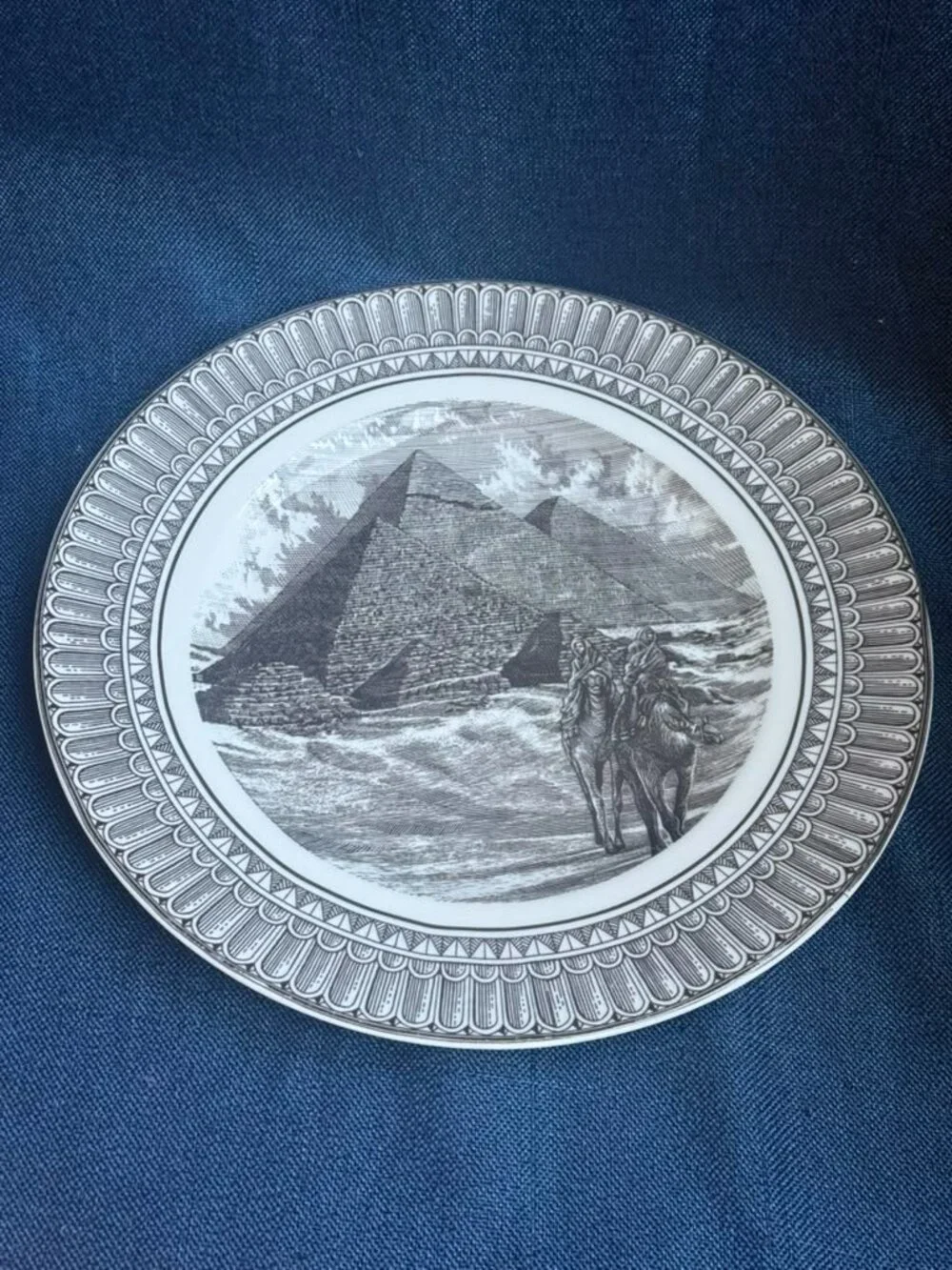 Rare Vintage Circa 2000s 222 Fifth Slice of Life Great Pyramids Dinner Plate